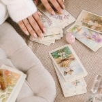 Слот Madame Destiny Megaways с мистической атмосферой и барабанами